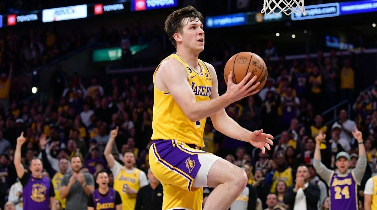 驚呆！奧斯汀·里夫斯的籃球之路與場外魅力！